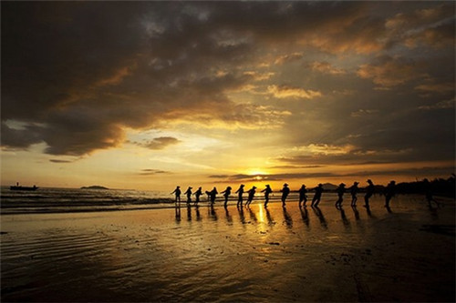 雪糕棍小游戏怎么玩（雪糕棍做好玩的玩具）